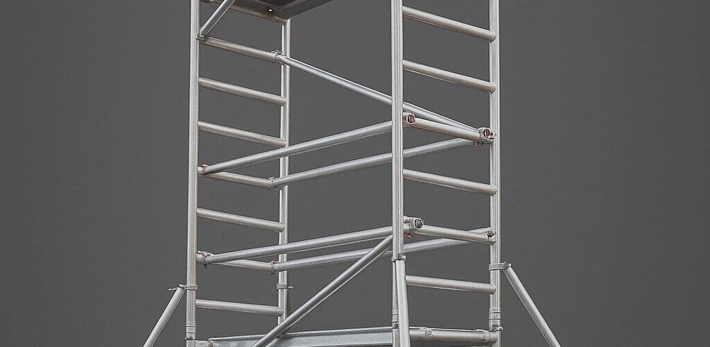 The Ultimate Scaffold Tower Hire Checklist for Summer Jobs 1 Tackling a summer DIY project in London? Our essential scaffold tower hire checklist guides you through every step, from planning and choosing the right tower to final safety checks.